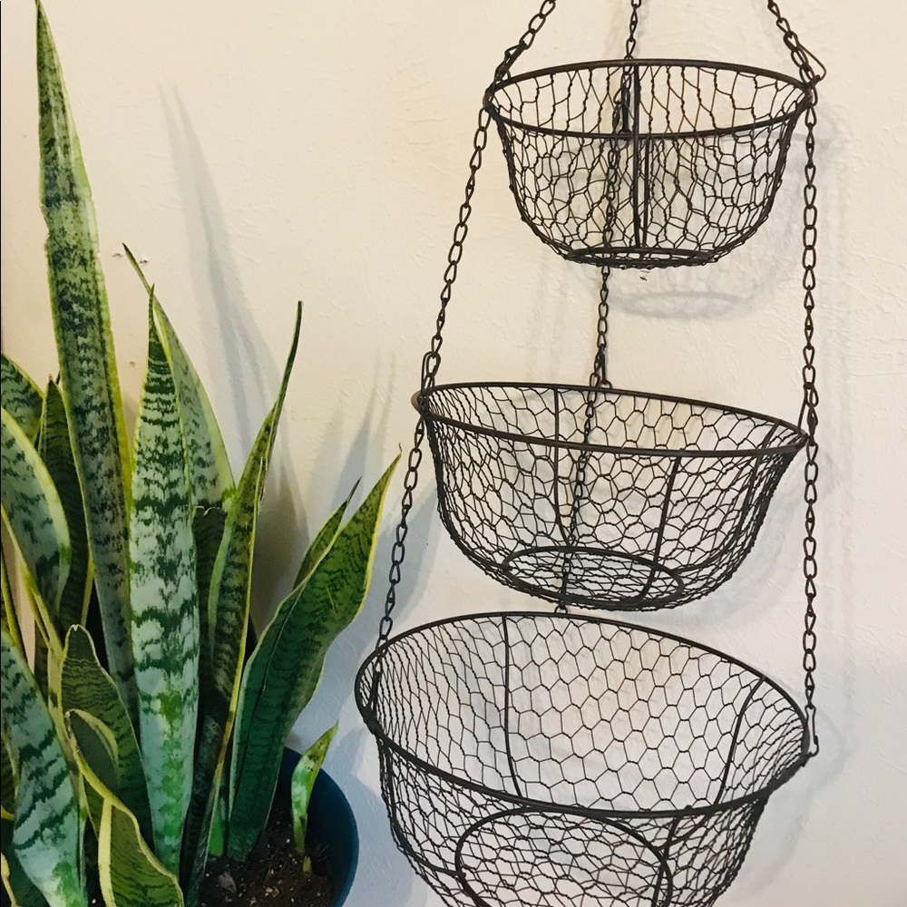 Metal fruit basket